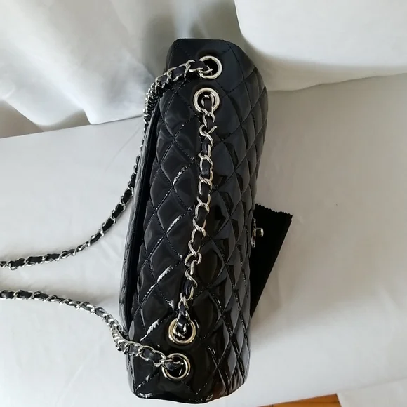 CHANEL Classic Flap Quilted Patent Bag. - Picture 11 of 16